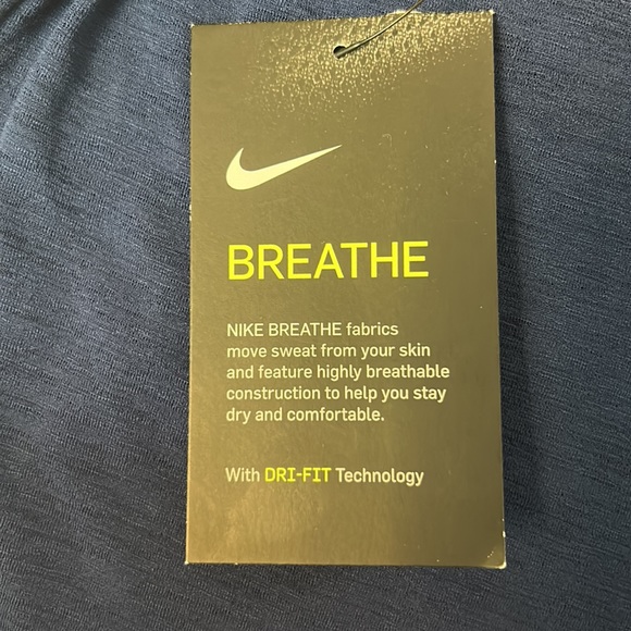 Nike breathe, dry fit tank - Picture 3 of 3